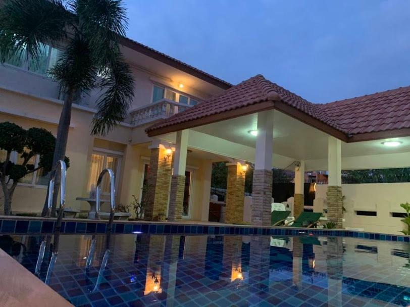 פאטאיה Yoch Pool Villa מראה חיצוני תמונה
